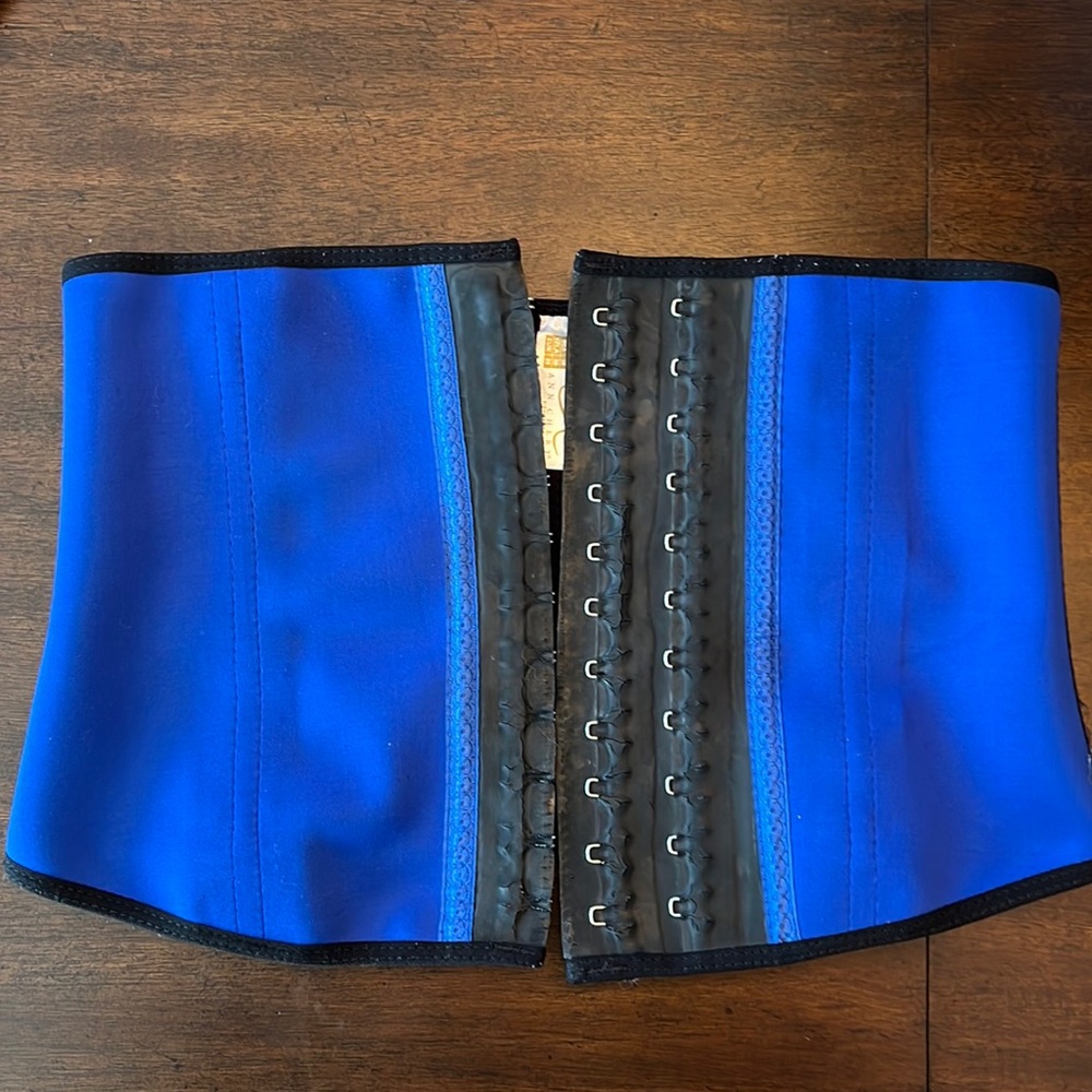 Waist trainer